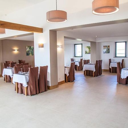 Auberge Du Moulin A Vent, The Originals Relais Manou Exterior photo