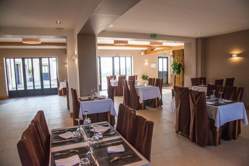 Auberge Du Moulin A Vent, The Originals Relais Manou Exterior photo